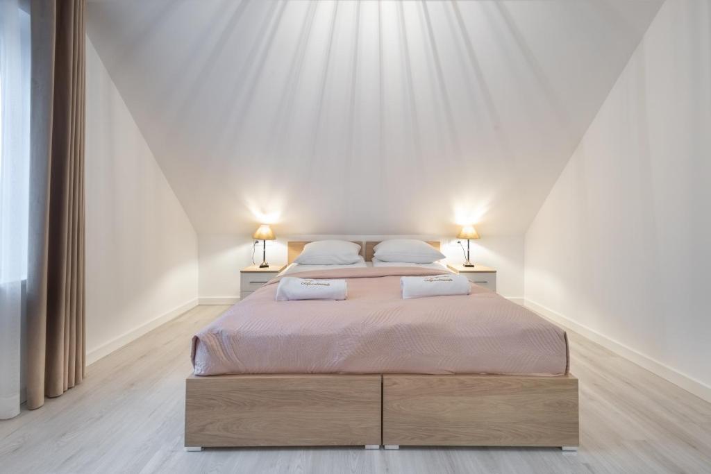 Sypialnia w apartamencie rodzinnym